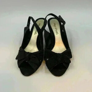 EASY Street black heel open toe w/ bow accent 7.5 wide.